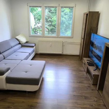 Moderny Bb - Trieda Snp Apartment